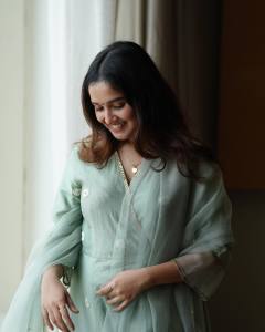 anikha-surendran-in-pastel-color-party-churidar-design-ideas-photos-001