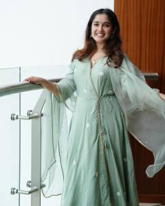 anikha-surendran-in-pastel-color-party-churidar-design-ideas-photos-002