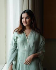 anikha-surendran-in-pastel-color-party-churidar-design-ideas-photos