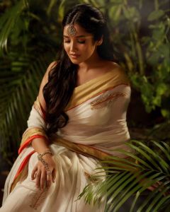 anikha-surendran-in-set-saree-dress-photos-001