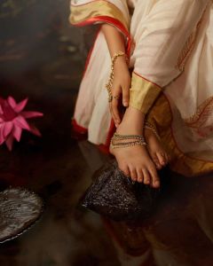 anikha-surendran-in-set-saree-dress-photos-003