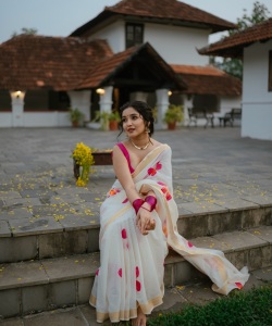 anikha-surendran-in-set-saree-photos-007