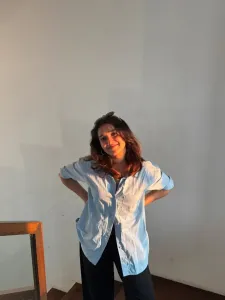anikha-surendran-in-white-and-black-shirt-jeans-look-photos