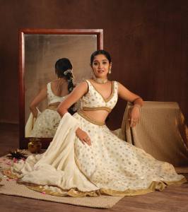 anikha-surendran-in-white-lehenga-photos-010