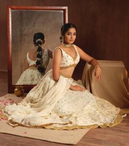 anikha-surendran-in-white-lehenga-photos-011