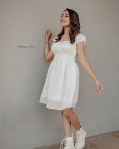 anikha-surendran-in-white-short-frock-dress-photos-002