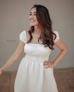 anikha-surendran-in-white-short-frock-dress-photos