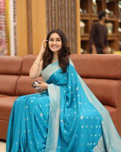 anikha-surendran-latest-photos-0518-003
