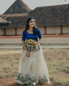anikha-surendran-latest-photos-0518-005