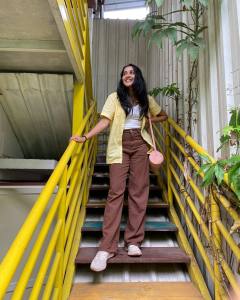 anikha-surendran-latest-photos-in-green-outfit-002