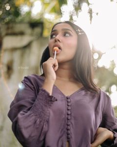 anikha-surendran-latest-photoshoot-by-yaami