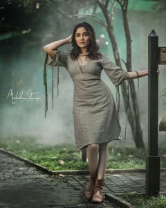 anikha-surendran-latest-photoshoot-in-modern-dress