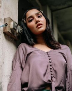 anikha-surendran-latest-photoshoot-in-skirt-and-top-006