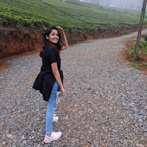 anikha-surendran-latest-pics-002