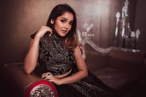 anikha-surendran-new-look-007