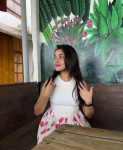 anikha-surendran-new-photos-and-dressing-style-012