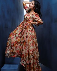 anikha-surendran-new-photos-in-flower-printed-frock