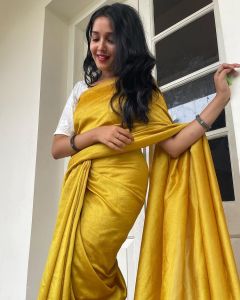 anikha-surendran-new-photos-in-golden-yellow-saree-001