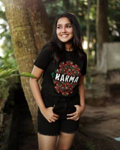 anikha-surendran-new-photoshoot-in-black-shorts
