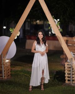 anikha-surendran-new-photoshoot021-005