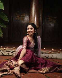 anikha-surendran-pavadai-davani-diwali-2023-look-photos-001