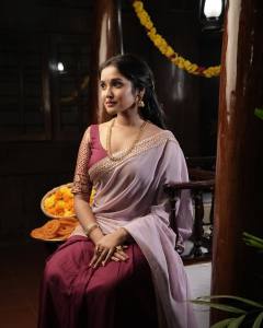 anikha-surendran-pavadai-davani-diwali-2023-look-photos-005