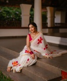 anikha-surendran-in-set-saree-photos-005