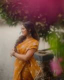 anikha-surendran-in-cotton-saree-with-thread-work-and-blouse-style-photos-004
