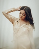 anikha-surendran-latest-photos-in-golden-dress