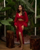anikha-surendran-latest-photos-in-red-shorts-004