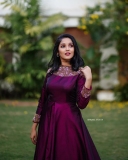 anikha-surendran-latest-photoshoot-in-gown-2154.webp-001