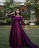 anikha-surendran-latest-photoshoot-in-gown-2154.webp