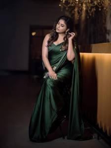 actress-anjali-in-green-saree-with-simple-work-photos-004