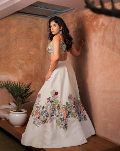 actress-anjali-in-new-lehenga-fashion-photos-003