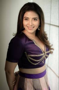 actress-anjali-in-new-lehenga-fashion-photos-004