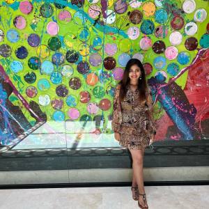 actress-anjali-in-short-top-photos