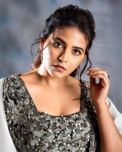 actress-anjali-latest-photoshoot-in-black-outfit-005