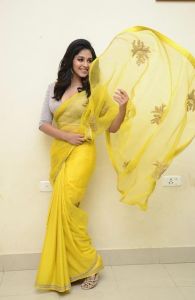 actress-anjali-latest-stills-010