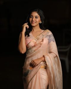 actress-anjali-latest-stills