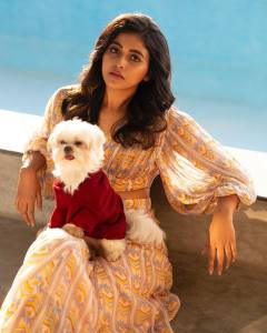 anjali-with-her-pet-photos-003