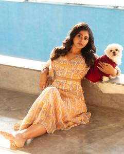 anjali-with-her-pet-photos-005