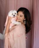 anjali-actress-with-her-pet-dog-photos-002