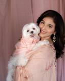anjali-actress-with-her-pet-dog-photos-004