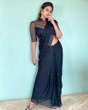 actress-anjali-in-black-saree-images