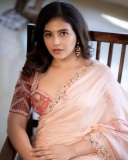 anjali-in-pink-blouse-with-peach-saree-combination-outfit-photos-001