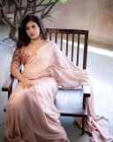 anjali-in-pink-blouse-with-peach-saree-combination-outfit-photos-005
