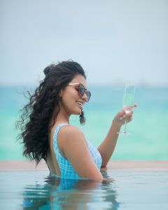 1_anju-kurian-latest-images-007