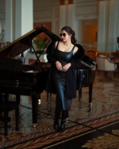 anju-kurian-in-black-bodycon-dress-with-jacket-images-001