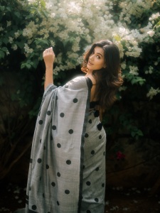 anju-kurian-in-black-dot-saree-with-blouse-photos