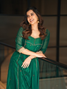 anju-kurian-in-green-function-wear-co-ord-set-kurta-photos-004
